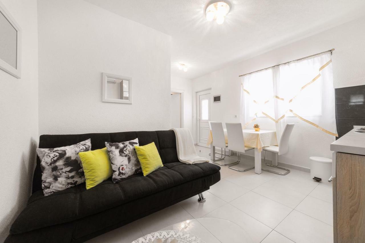 Apartments Lipic Vodice Buitenkant foto