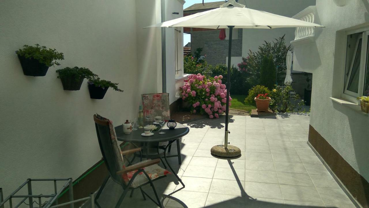 Apartments Lipic Vodice Buitenkant foto