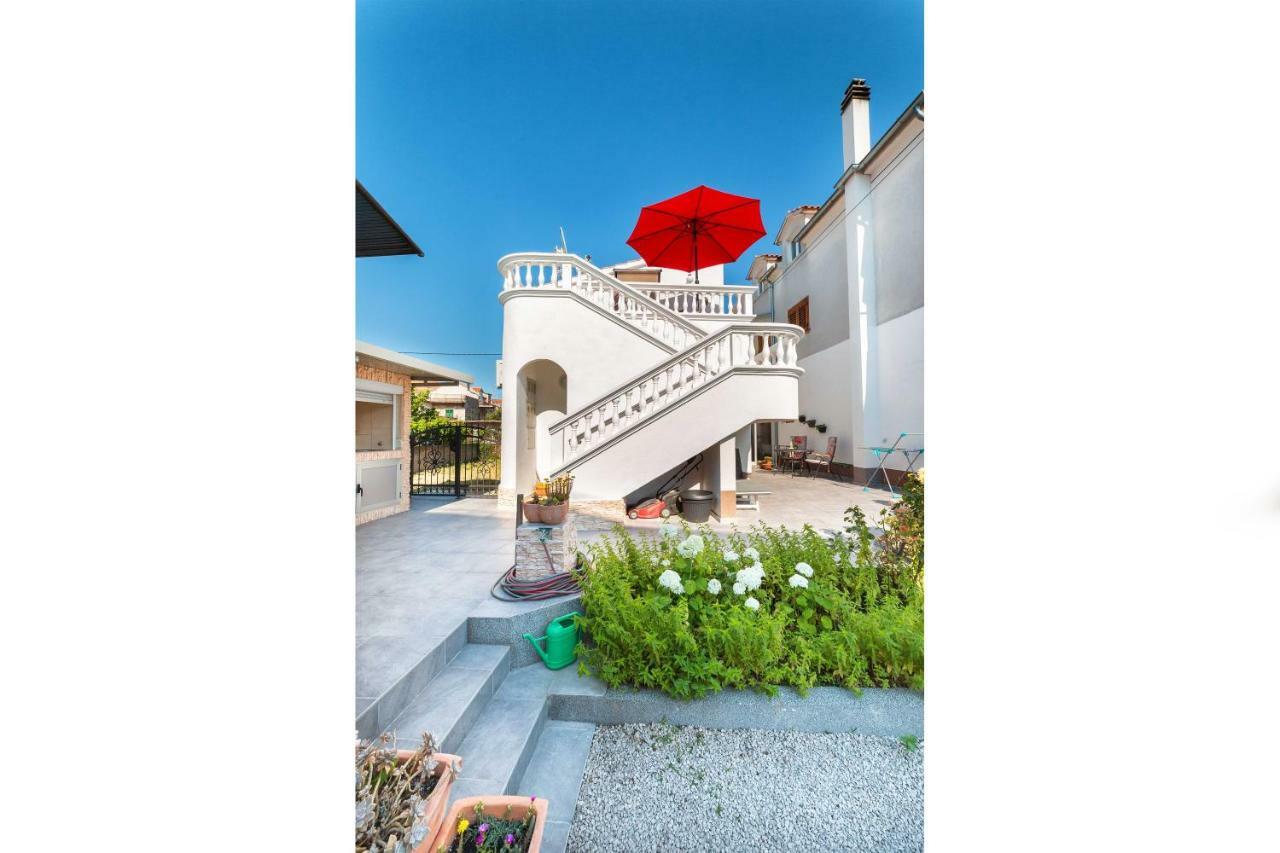 Apartments Lipic Vodice Buitenkant foto