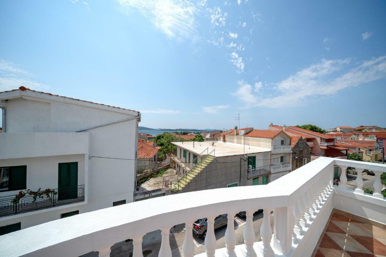 Apartments Lipic Vodice Buitenkant foto
