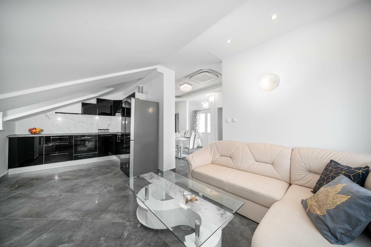 Apartments Lipic Vodice Buitenkant foto