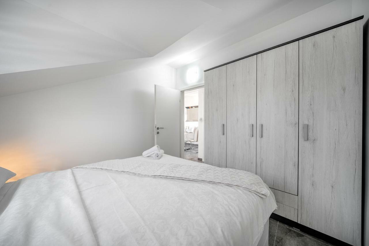 Apartments Lipic Vodice Buitenkant foto